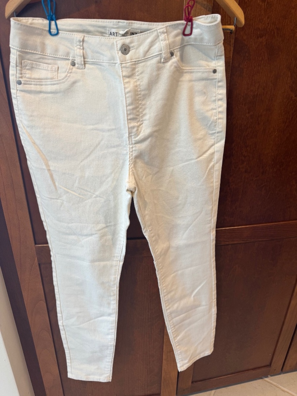 Artisan NY Women's White Jeans Size 6  Classic Fit  26" Inseam